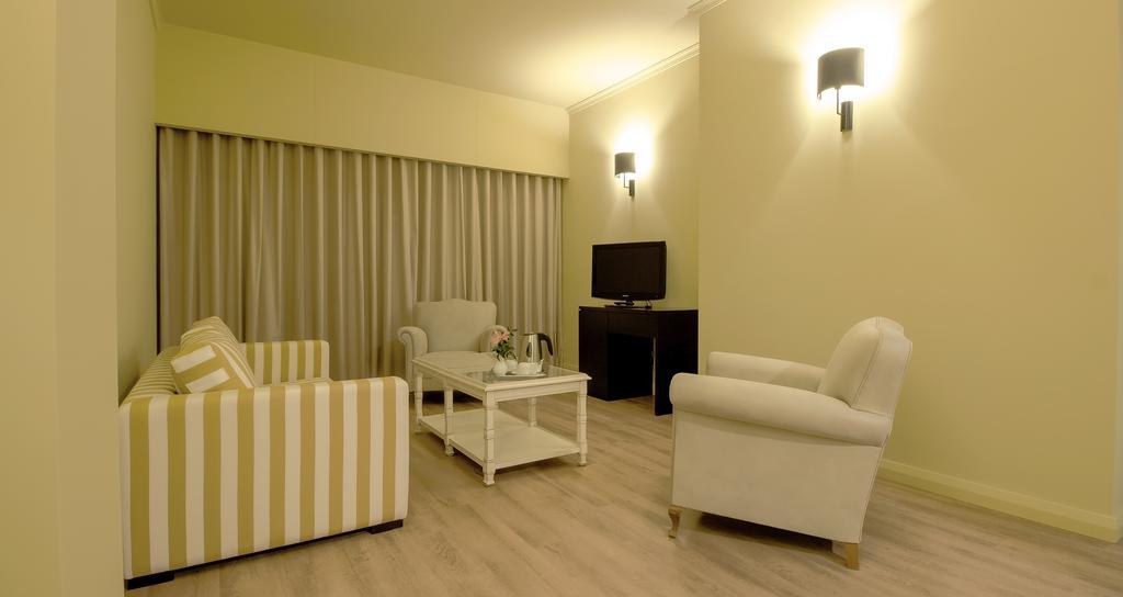 - - Savoy Signature Calheta (Madeira)