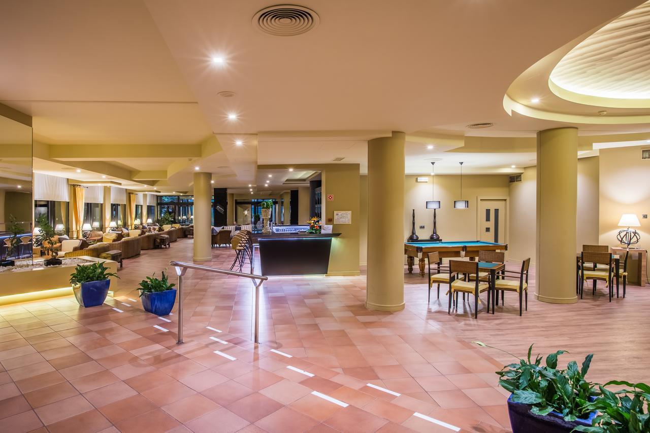 - - Savoy Signature Hotel Calheta (Madeira)