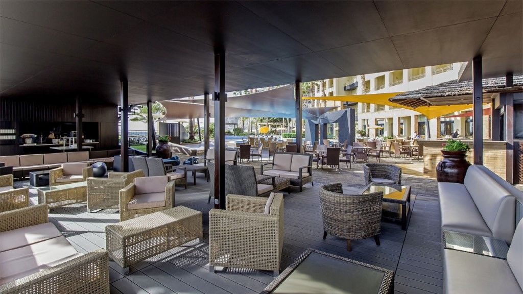 - - Savoy Signature Hotel